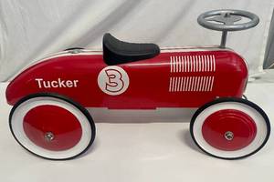 lot 125 image: Red Roadster Ride on Car