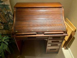 lot 137 image: Roll Top Desk