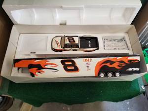 lot 2 image: Action 124 Earnhardt Jr. car Hauler