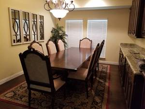 lot 16 image: Dinning Room Table Set - Different location and date for pick up - Arlington