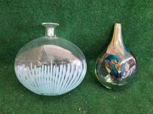 lot 28 image: Glass decorations