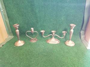 lot 29 image: Brass candlestick holders