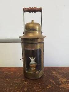 lot 32 image: Antique Oil Lamp Sherwoods Limited Trademark Sound Brass lantern