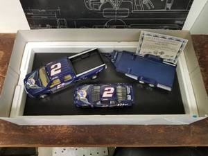 lot 76 image: Nascar 124 Rusty Wallace Car hauler and car set