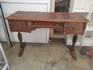 lot 67 image: Vintage wood desk