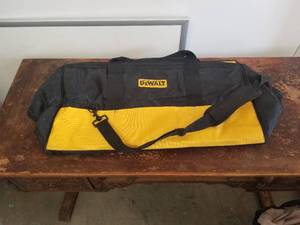 lot 71 image: Dewalt tool bag