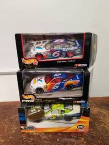 lot 88 image: Nascar 124 diecast car collectibles