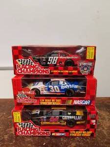 lot 90 image: Nascar 124 diecast car collectibles