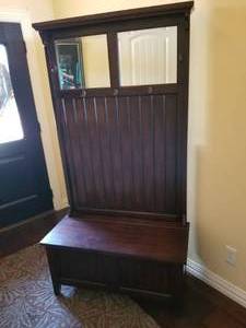 lot 95 image: Hall Tree different location and pick up date - Arlington