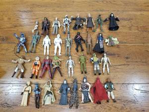 lot 132 image: Star Wars action figures