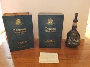 lot 133 image: Dewars Whiskey decanter and box