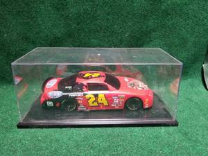 lot 159 image: Nascar Jeff Gordon 118 car in display case