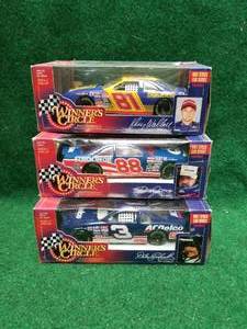 lot 218 image: Nascar 124 diecast car collectibles