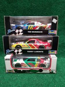 lot 224 image: Nascar 124 diecast car collectibles
