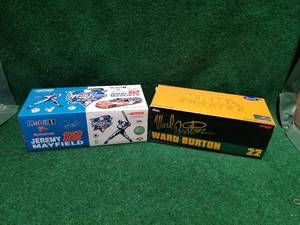 lot 227 image: Nascar 124 diecast car collectibles