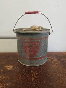 lot 220 image: Minnow bucket