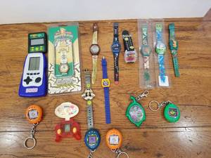 lot 253 image: Collectible children watch lot