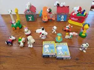 lot 254 image: Snoopy lot