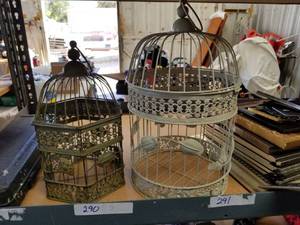 lot 290 image: Bird cage decorations