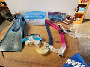 lot 292 image: Snorkeling items