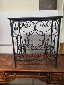 lot 288 image: Table