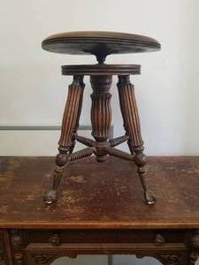 lot 269 image: Piano Stool