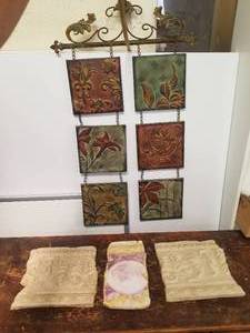 lot 272 image: Wall decorations