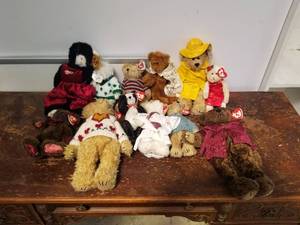 lot 206 image: TY babies