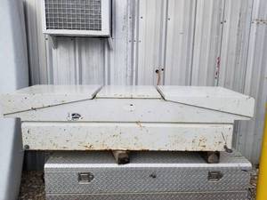 lot 320 image: RKI meta truck bed tool box