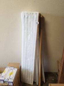 lot 12 image: T8 replacement bulbs