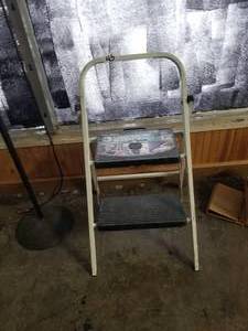 lot 45 image: Step stool