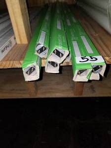 lot 55 image: T8 replacement bulbs 4 foot