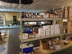 lot 154 image: Metal shelfs with no contents