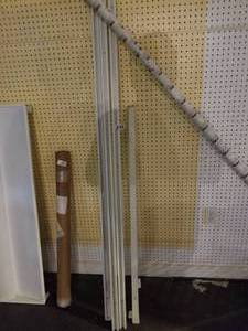 lot 242 image: Track lighting tracks