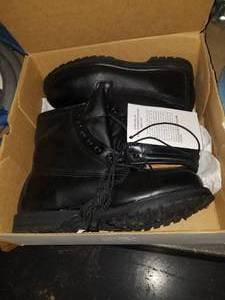 lot 260 image: Pair of Boots
