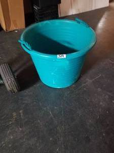 lot 319 image: Large party bucket