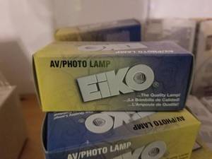 lot 331 image: Replacement AVphoto bulbs