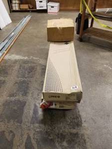 lot 409 image: Fluorescent light fixture covers