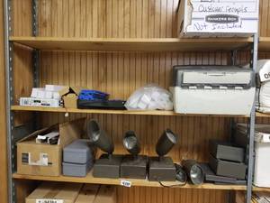lot 410 image: Shelf lot