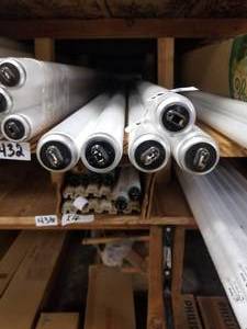 lot 433 image: T12 replacement bulbs 72 inch