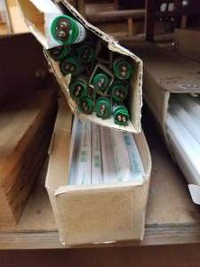lot 450 image: T5 replacement bulbs 28 inch
