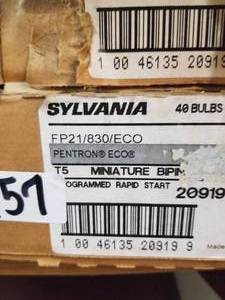 lot 457 image: T5 replacement bulbs 21 inch