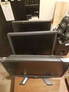 lot 463 image: Computer monitors