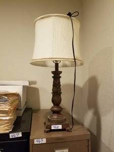 lot 468 image: Lamp