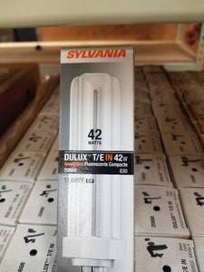 lot 480 image: Replacement bulbs