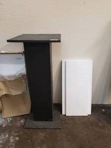 lot 485 image: Display stand