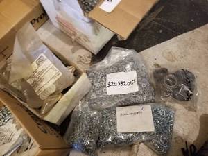 lot 500 image: hardware - bolts and nuts