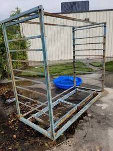 lot 543 image: Rolling rack