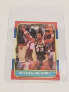 lot 32 image: Kareem Abdul-Jabbar Fleer baskeball card #1