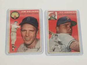 lot 115 image: Jim Delsing #111 and Victor Janowicz #16 Topps baseball cards